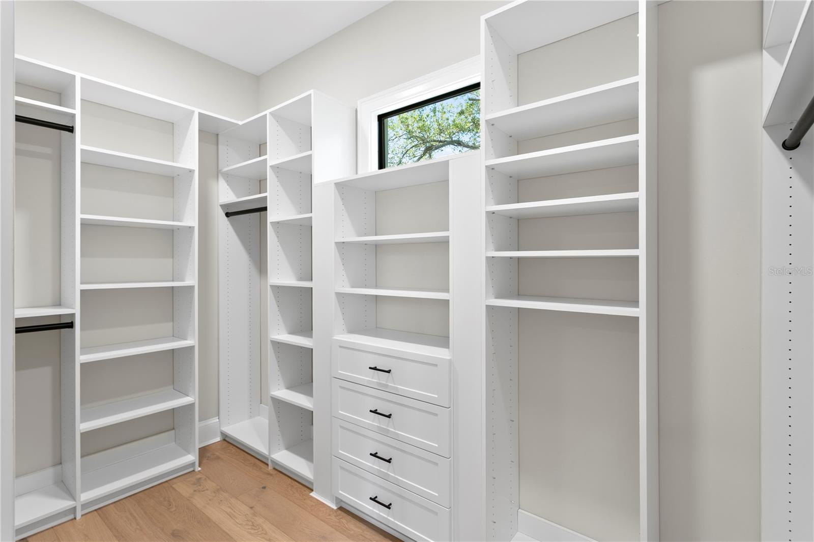 TB8317803 Property Photo