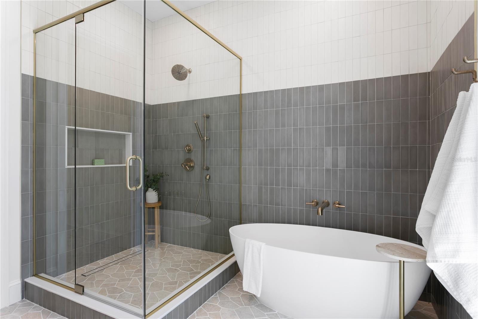 TB8317803 Property Photo