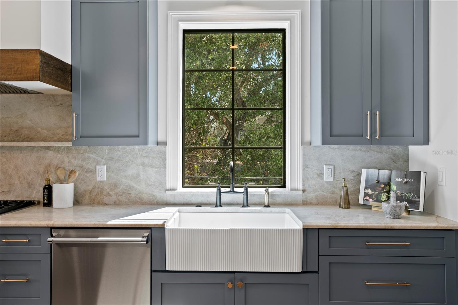 TB8317803 Property Photo