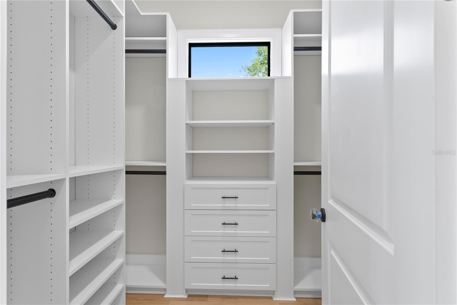 TB8317803 Property Photo