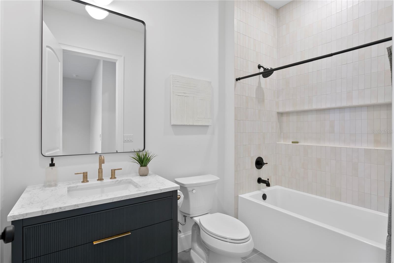 TB8317803 Property Photo