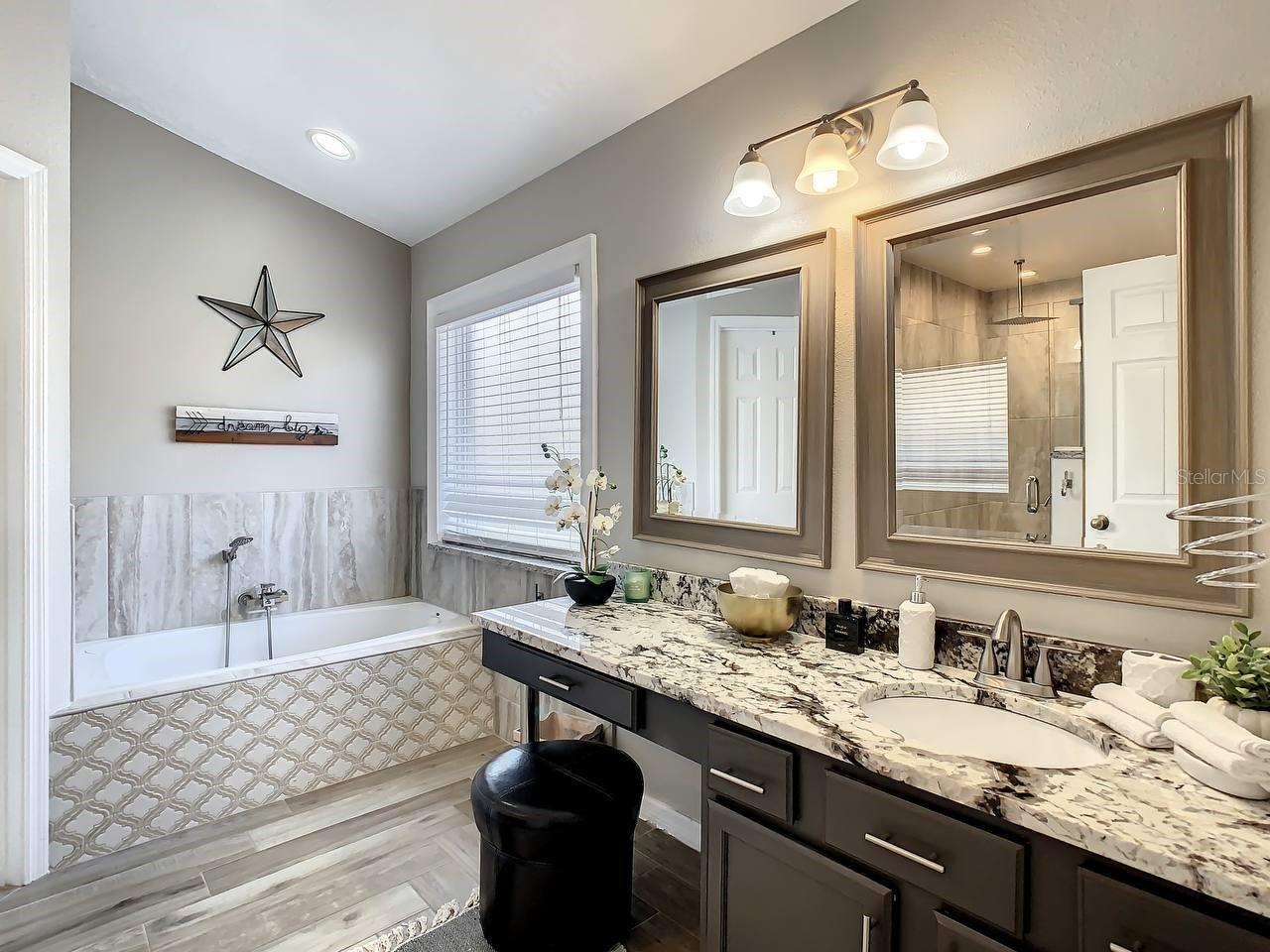 973 LAKE BERKLEY DR, KISSIMMEE, FL, 34746