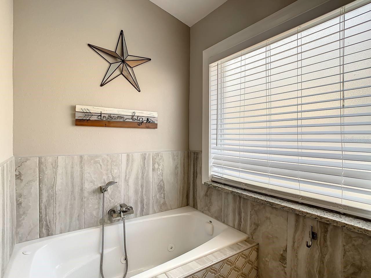 973 LAKE BERKLEY DR, KISSIMMEE, FL, 34746