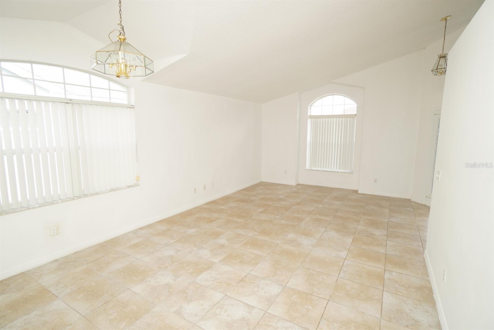 207 ROCHESTER LOOP, DAVENPORT, FL, 33897