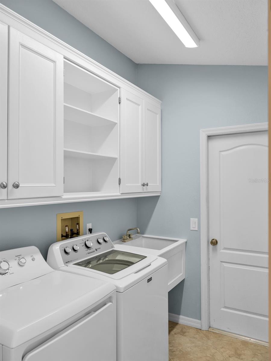 1075 EISENHOWER DR, NOKOMIS, FL, 34275