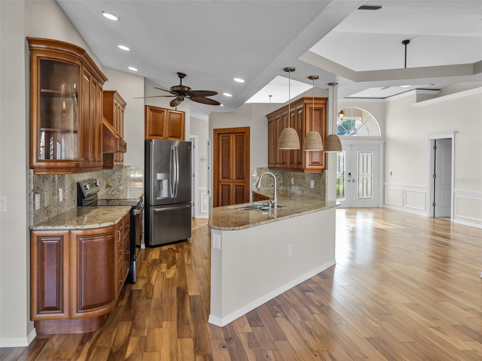 1075 EISENHOWER DR, NOKOMIS, FL, 34275