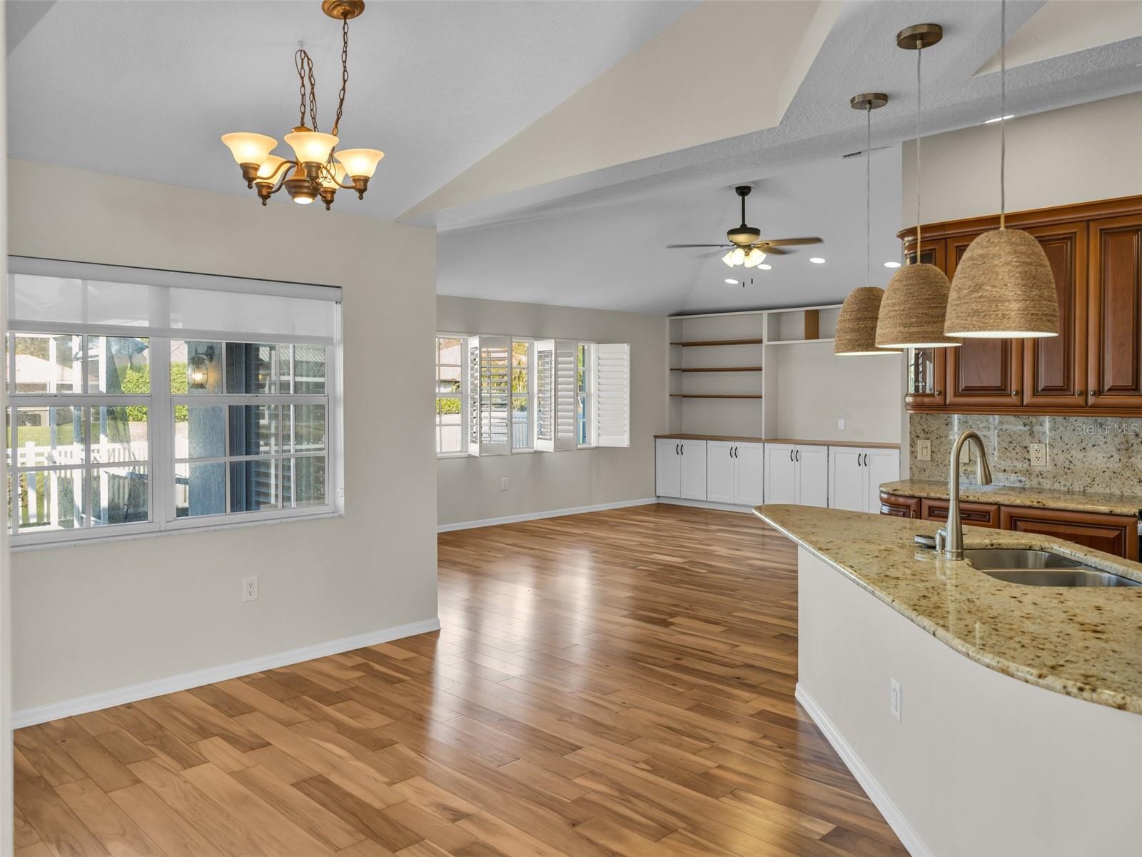 1075 EISENHOWER DR, NOKOMIS, FL, 34275