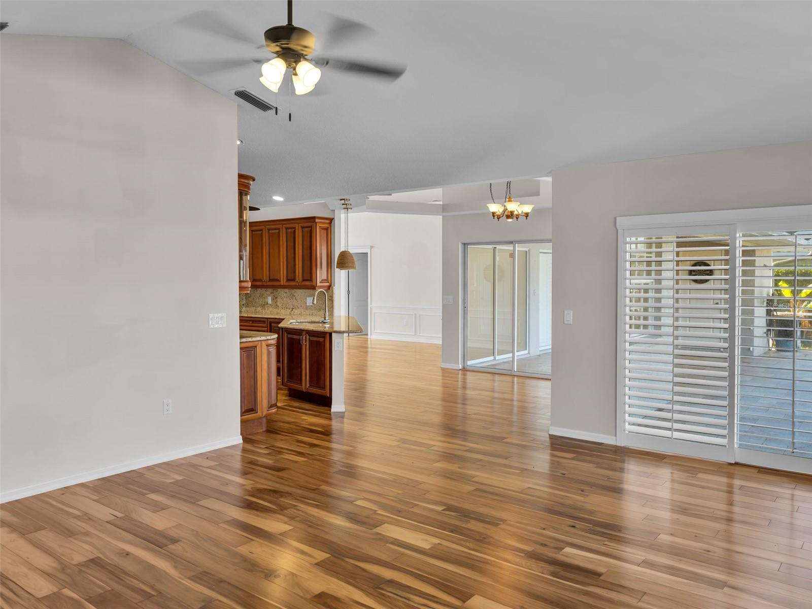 1075 EISENHOWER DR, NOKOMIS, FL, 34275