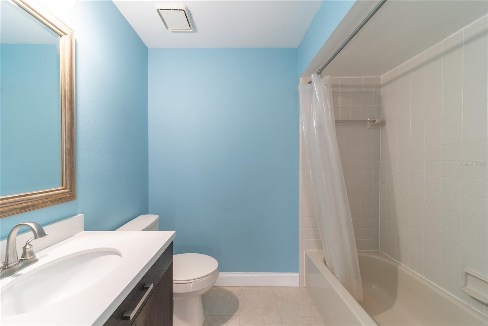 5303 VINELAND RD #205, ORLANDO, FL, 32811