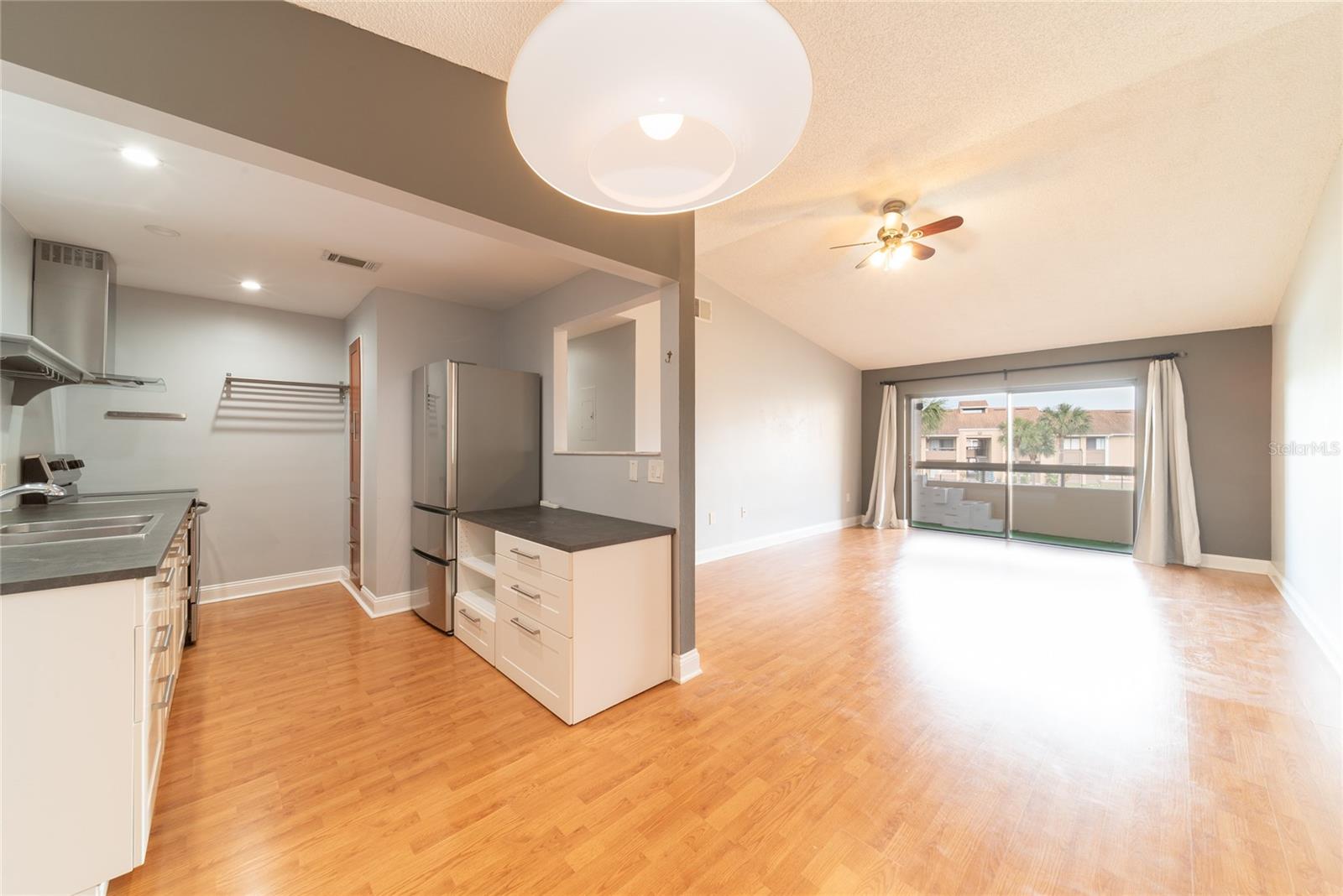 5303 VINELAND RD #205, ORLANDO, FL, 32811