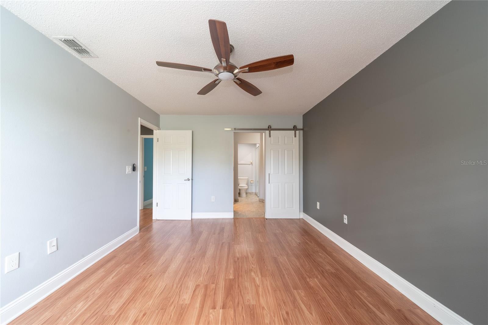 5303 VINELAND RD #205, ORLANDO, FL, 32811