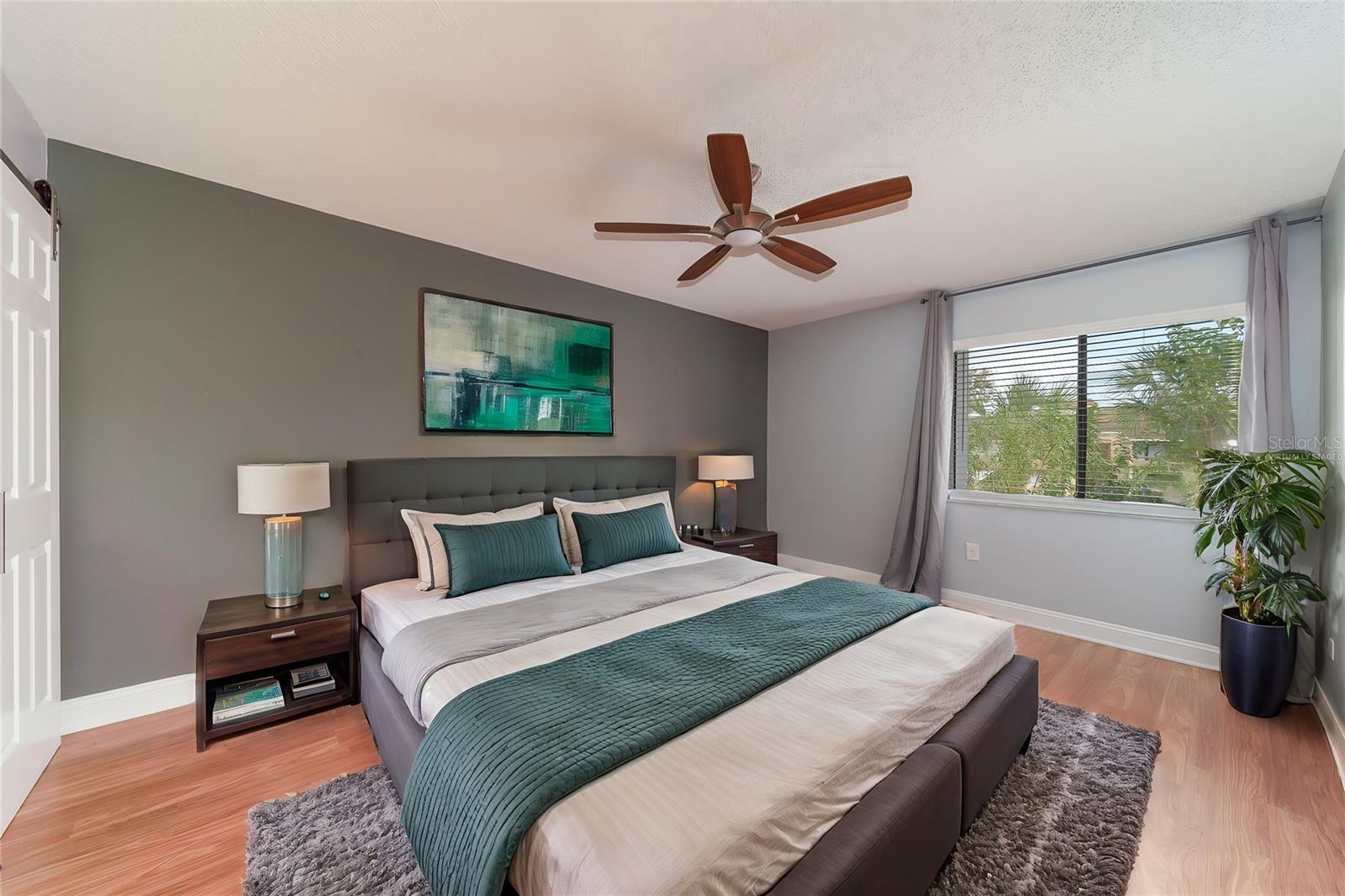 5303 VINELAND RD #205, ORLANDO, FL, 32811