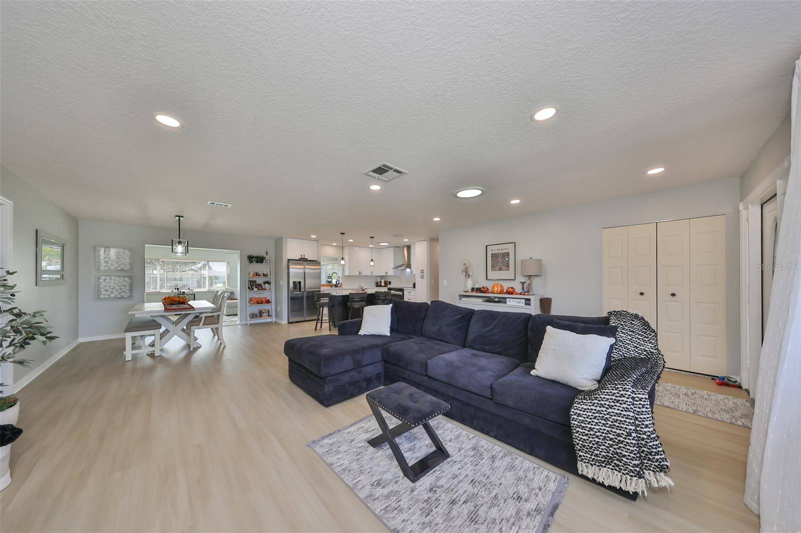 2019 N PEBBLE BEACH BLVD, SUN CITY CENTER, FL, 33573
