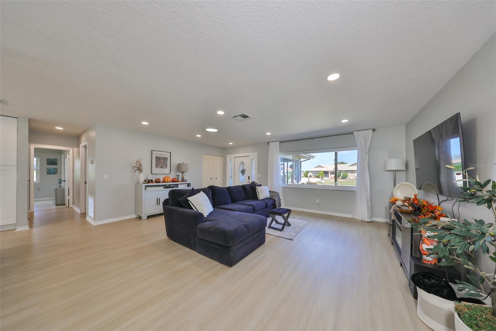 2019 N PEBBLE BEACH BLVD, SUN CITY CENTER, FL, 33573