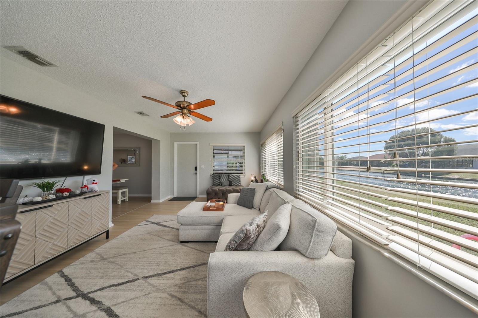 2019 N PEBBLE BEACH BLVD, SUN CITY CENTER, FL, 33573