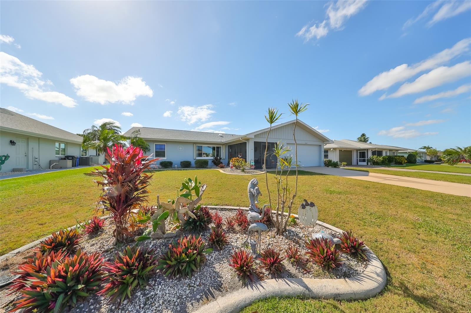 2019 N PEBBLE BEACH BLVD, SUN CITY CENTER, FL, 33573