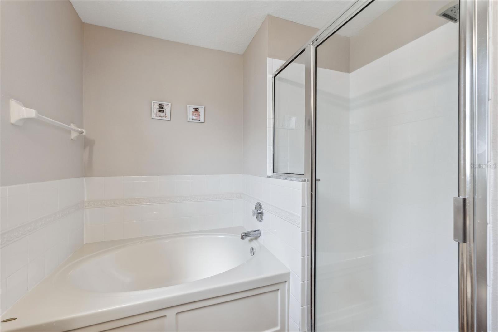 2246 ROANOKE SPRINGS DR, RUSKIN, FL, 33570