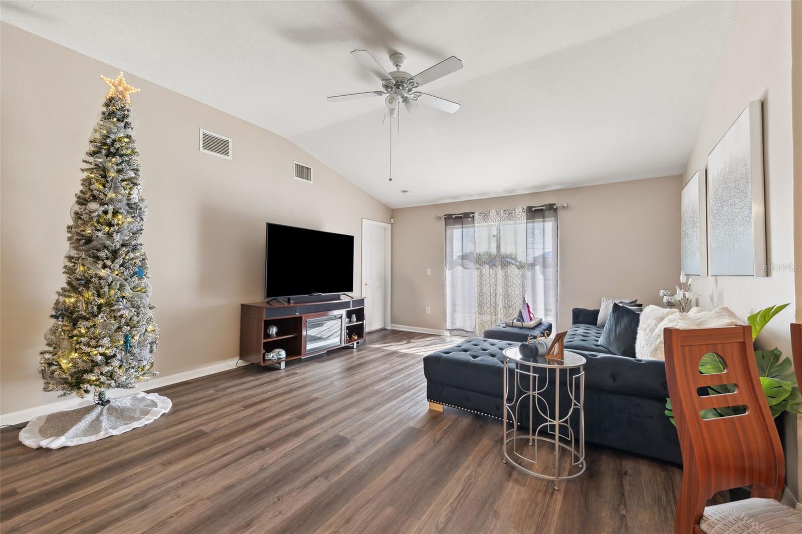 2246 ROANOKE SPRINGS DR, RUSKIN, FL, 33570