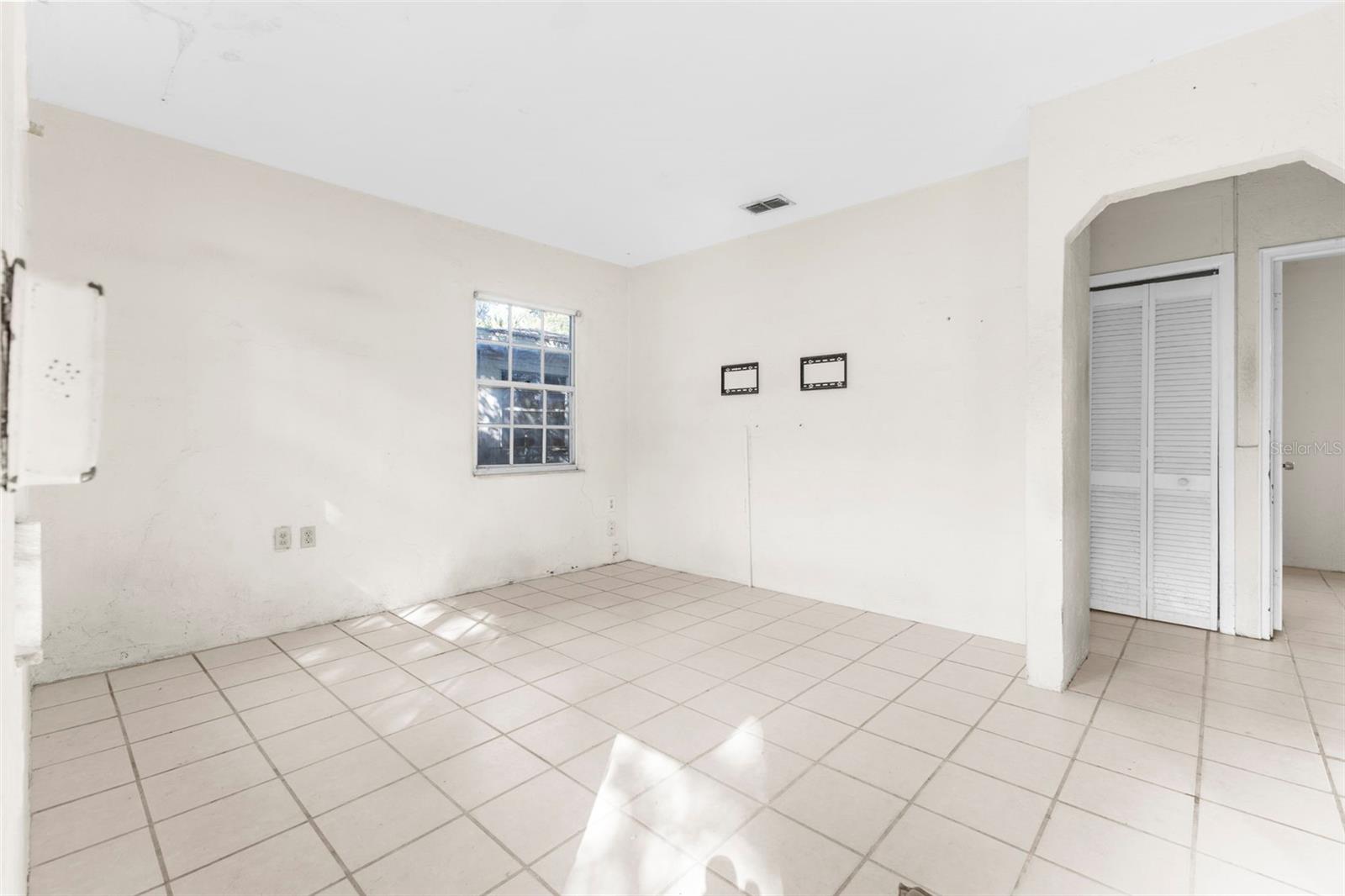 1512 HILLSIDE DR, TAMPA, FL, 33610