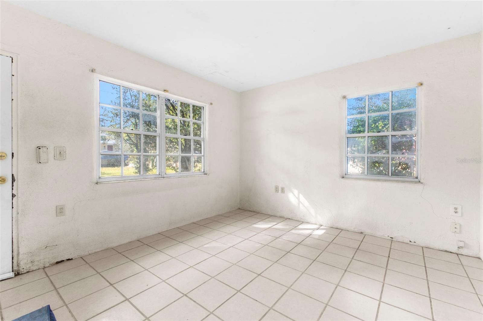 1512 HILLSIDE DR, TAMPA, FL, 33610