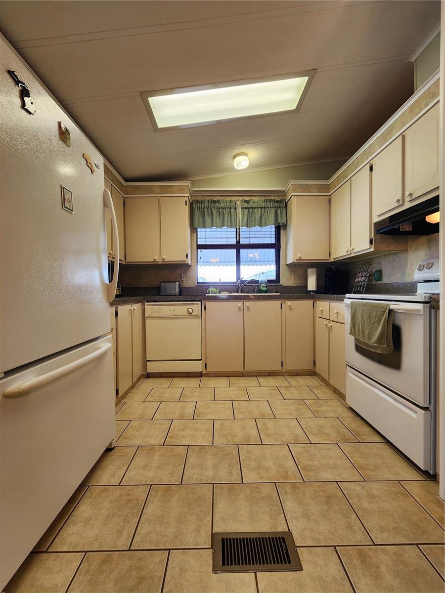 5550 CHEYENNE ST, ZEPHYRHILLS, FL, 33542