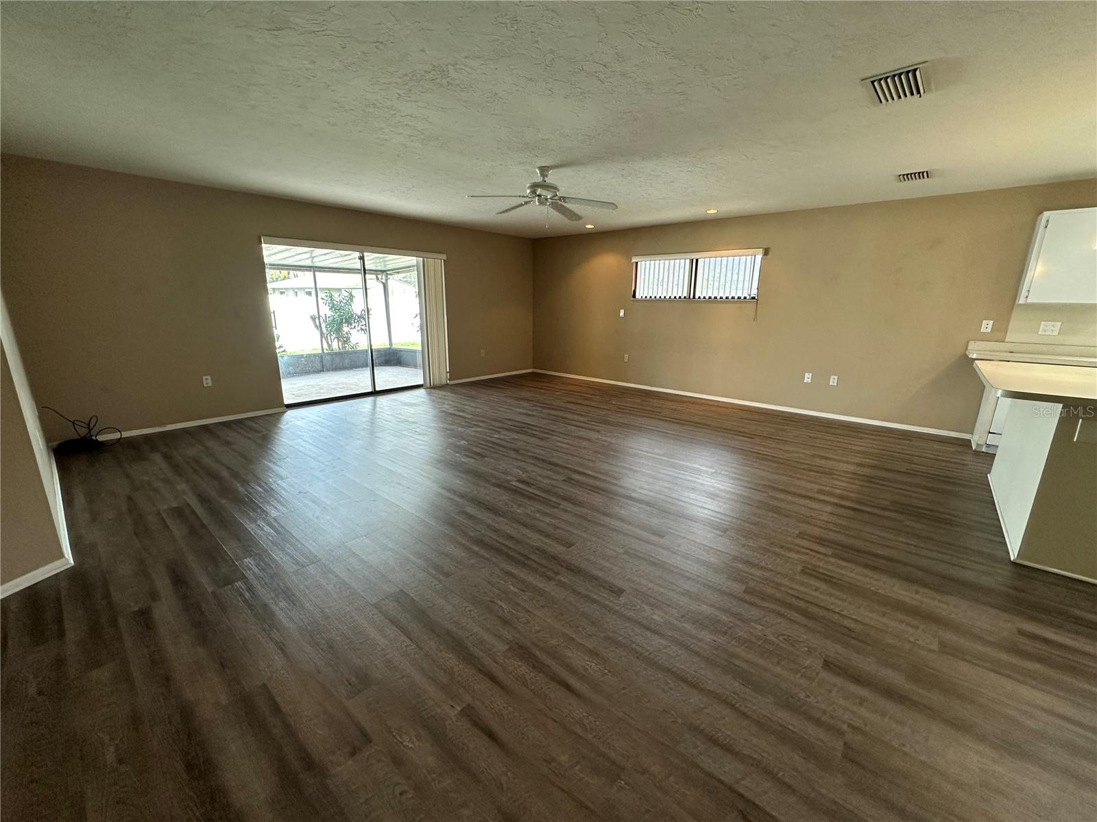 6811 FRIENDSHIP DR, SARASOTA, FL, 34241