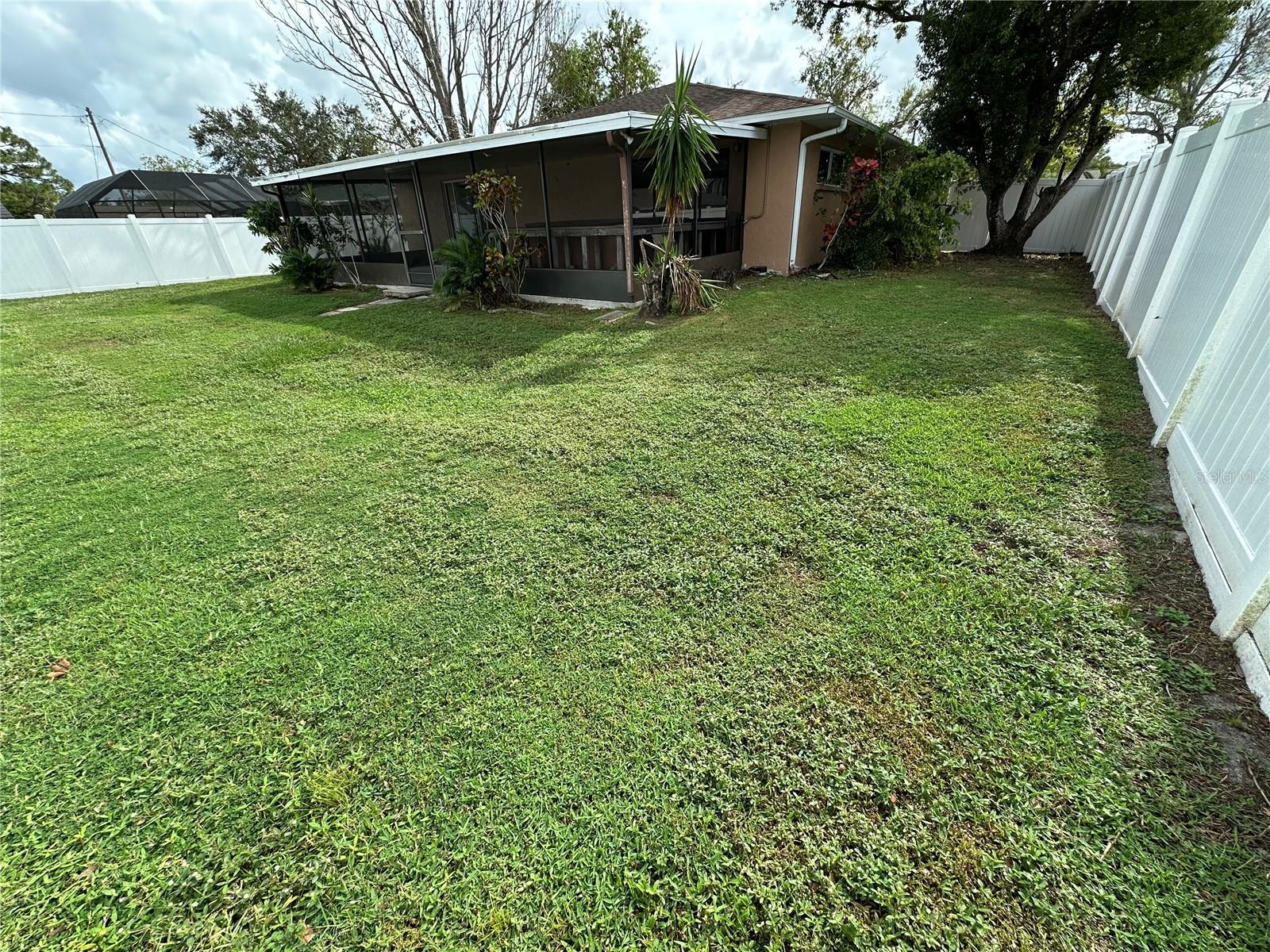 6811 FRIENDSHIP DR, SARASOTA, FL, 34241