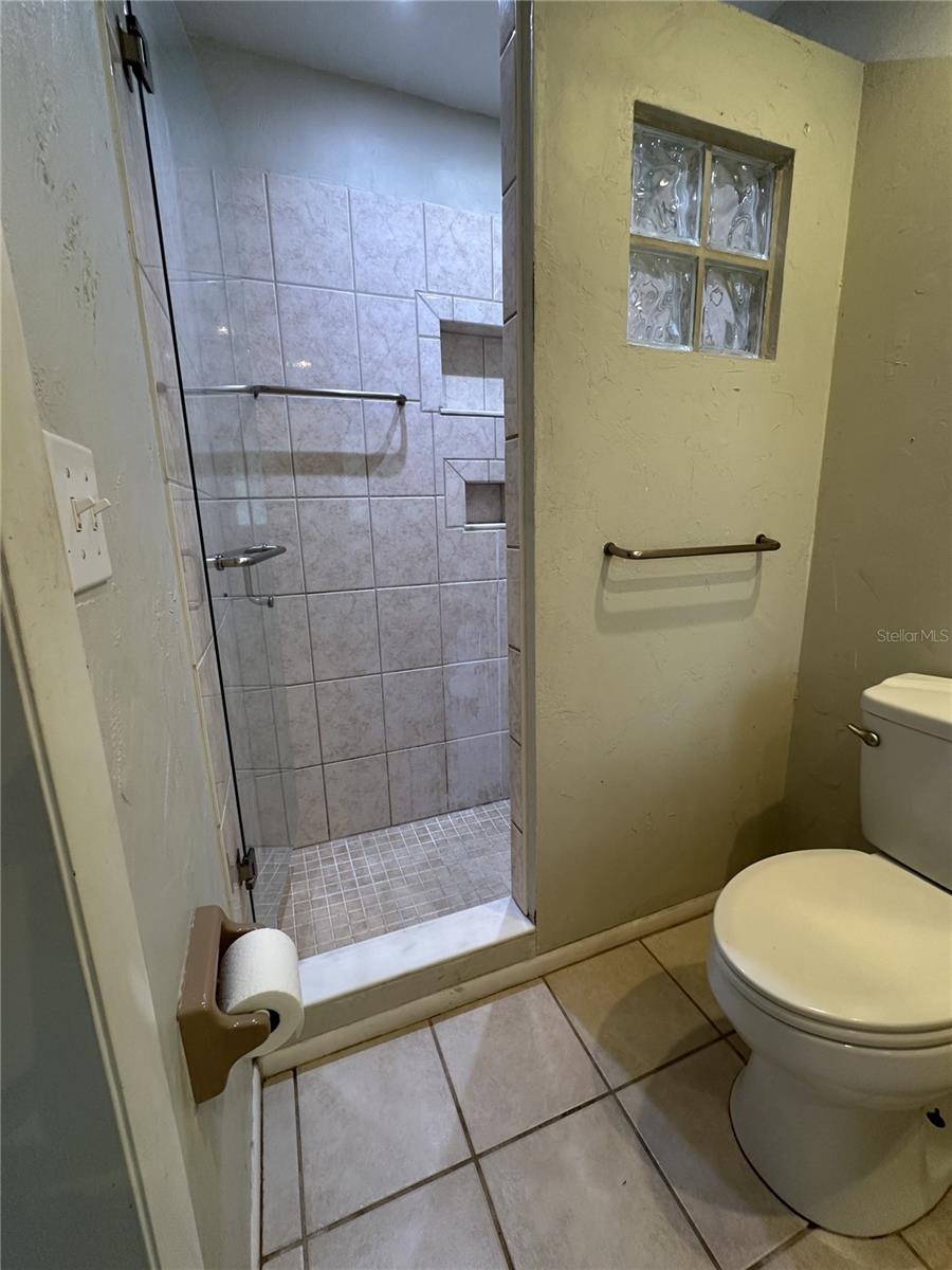 6811 FRIENDSHIP DR, SARASOTA, FL, 34241