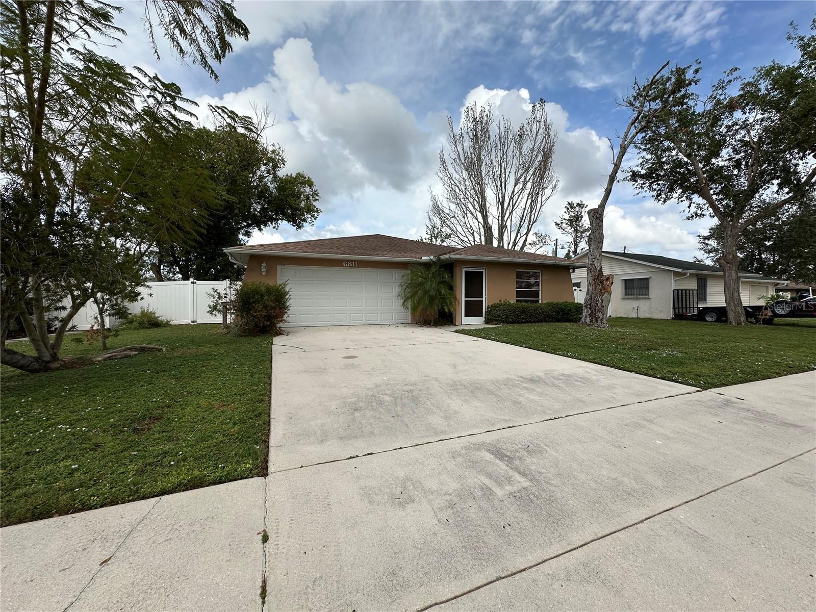 6811 FRIENDSHIP DR, SARASOTA, FL, 34241