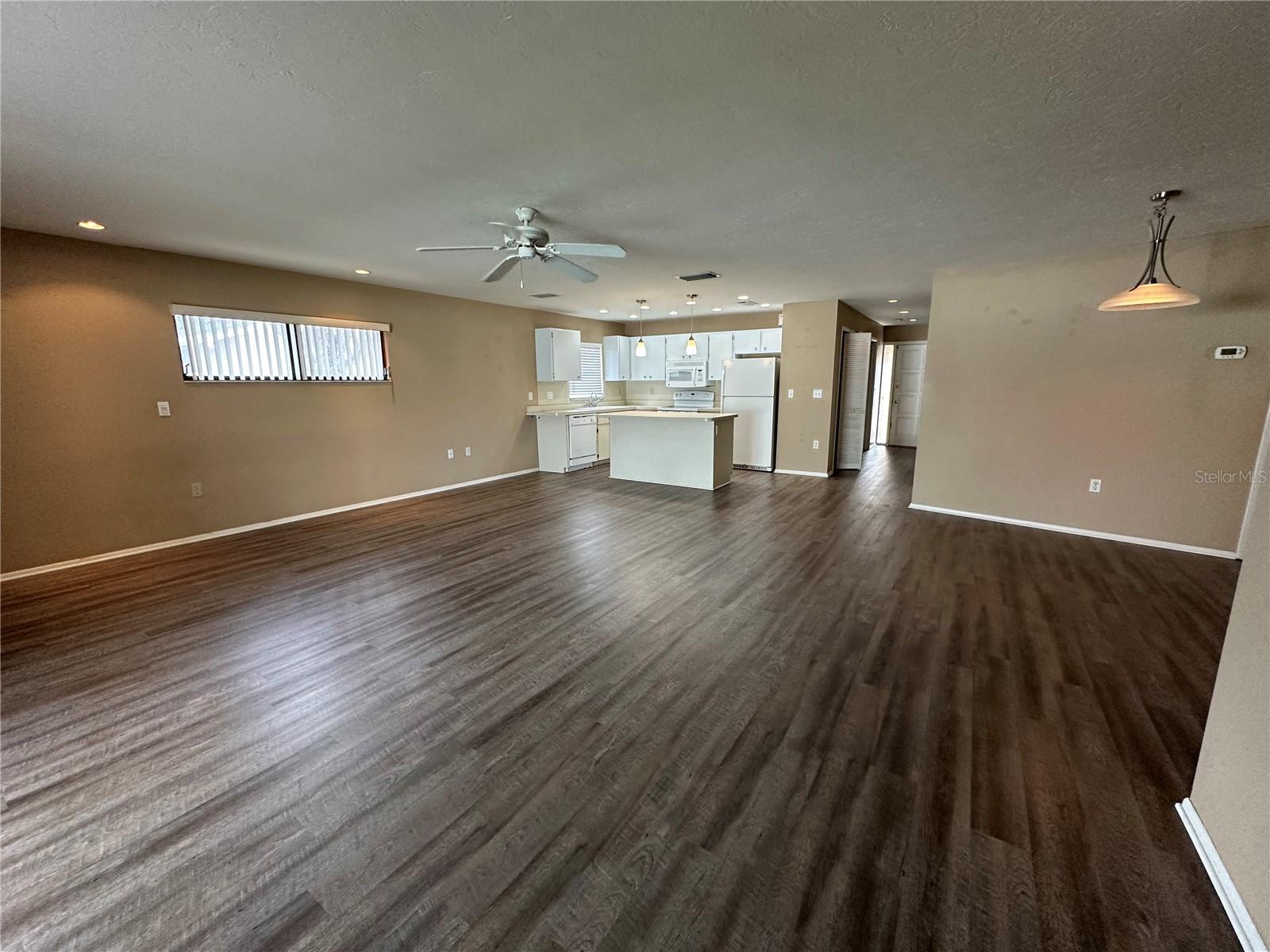 6811 FRIENDSHIP DR, SARASOTA, FL, 34241