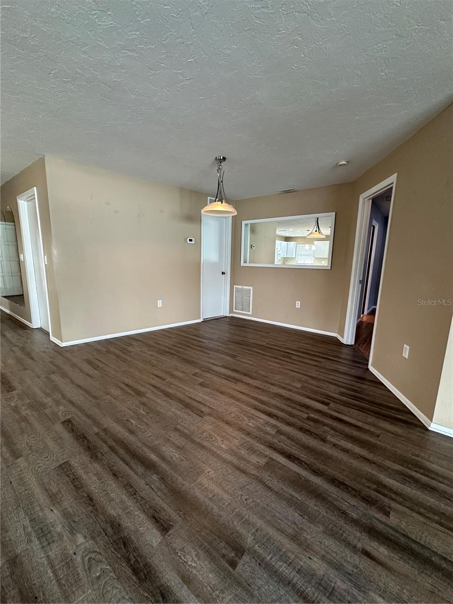 6811 FRIENDSHIP DR, SARASOTA, FL, 34241