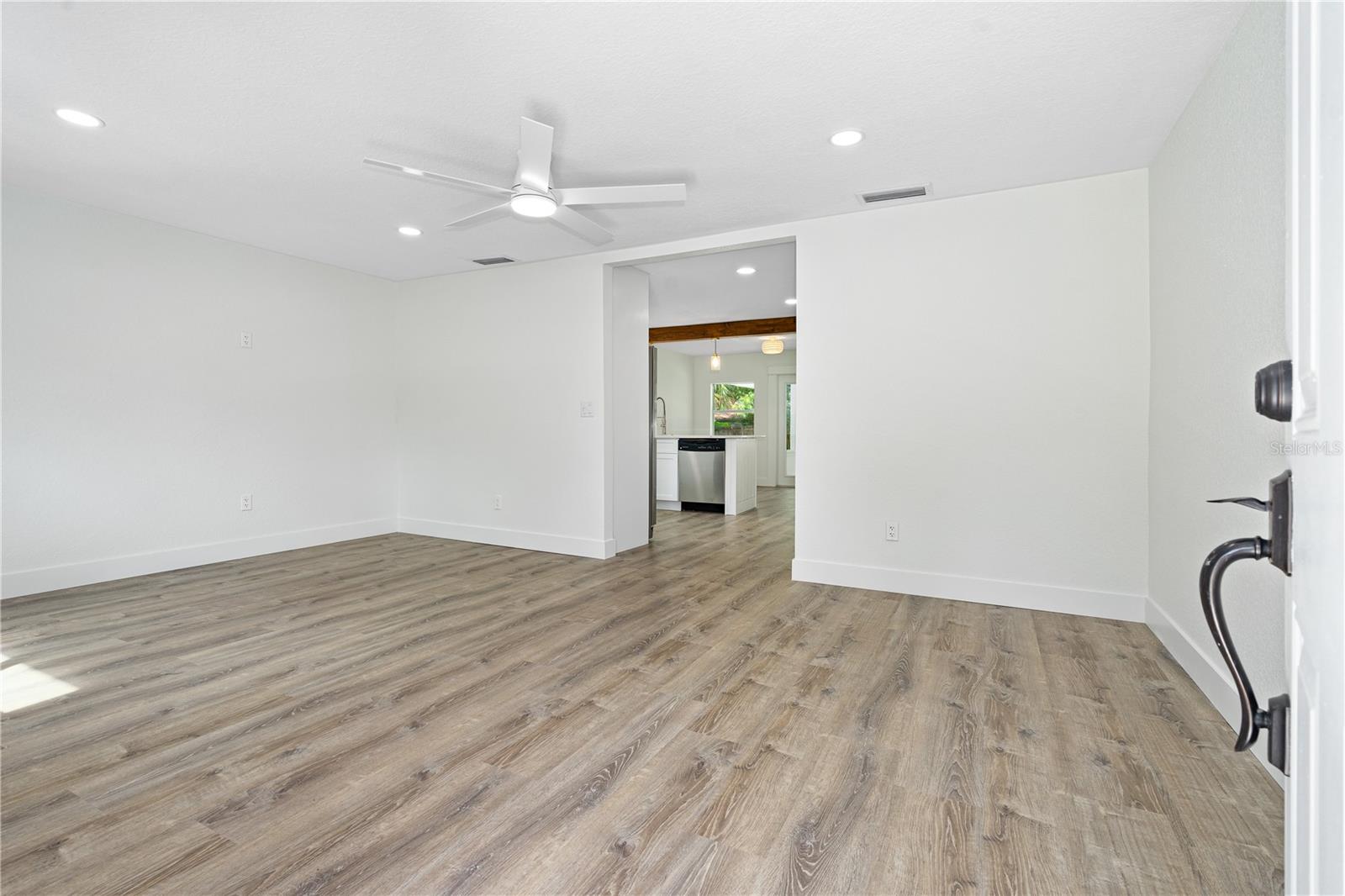 107 E OCEAN AVE, EDGEWATER, FL, 32132