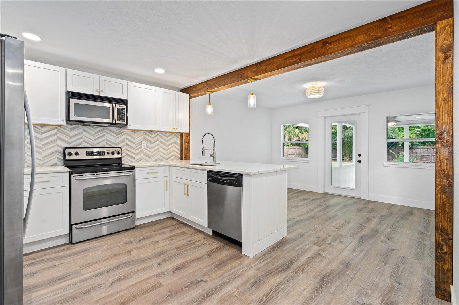 107 E OCEAN AVE, EDGEWATER, FL, 32132