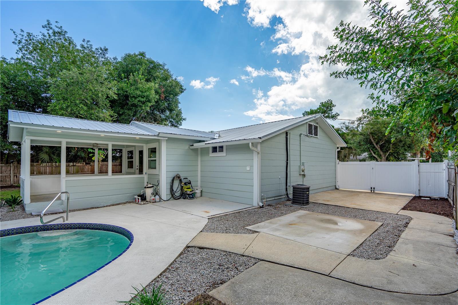 107 E OCEAN AVE, EDGEWATER, FL, 32132