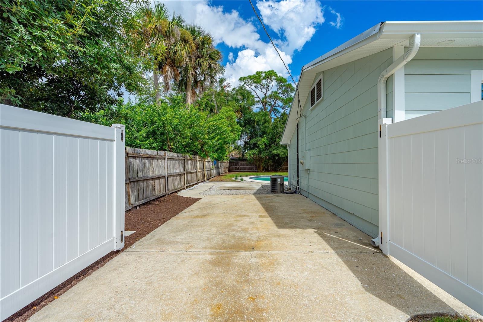 107 E OCEAN AVE, EDGEWATER, FL, 32132