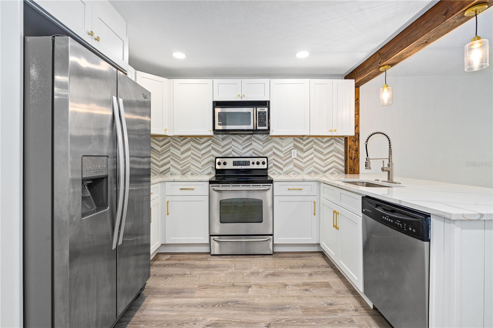 107 E OCEAN AVE, EDGEWATER, FL, 32132