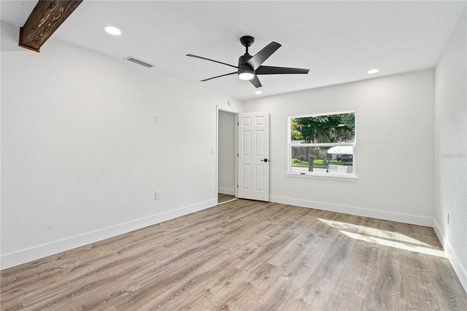 107 E OCEAN AVE, EDGEWATER, FL, 32132