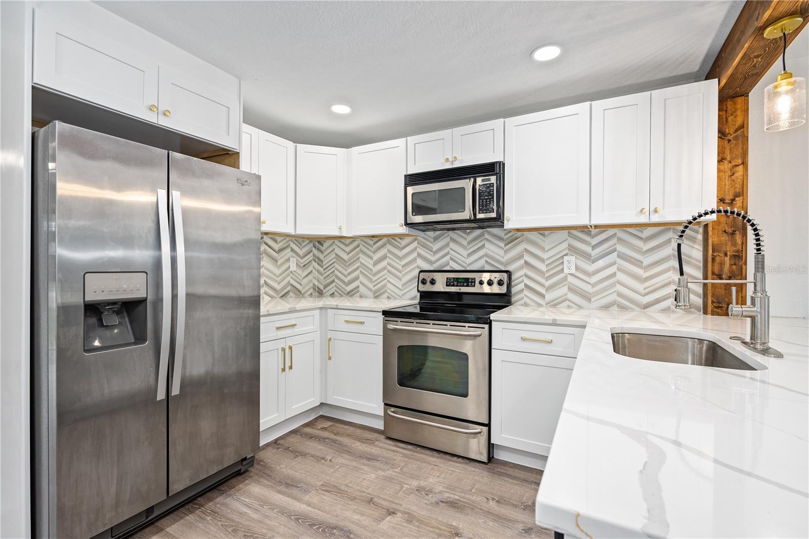 107 E OCEAN AVE, EDGEWATER, FL, 32132