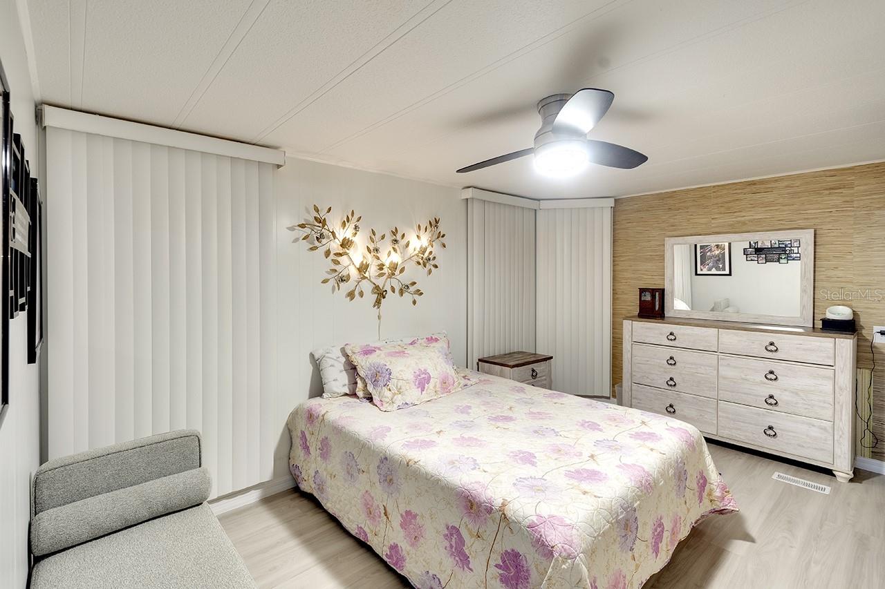 2060 N MOBILE ESTATES DR, SARASOTA, FL, 34231