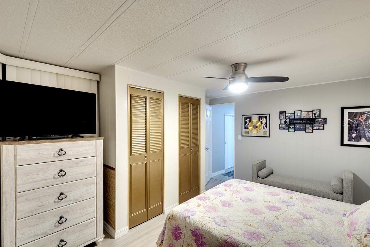 2060 N MOBILE ESTATES DR, SARASOTA, FL, 34231