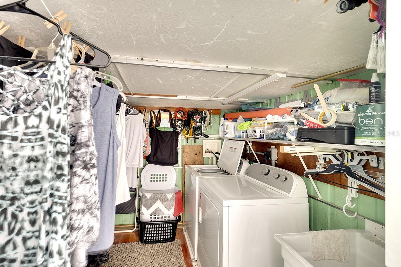 2060 N MOBILE ESTATES DR, SARASOTA, FL, 34231