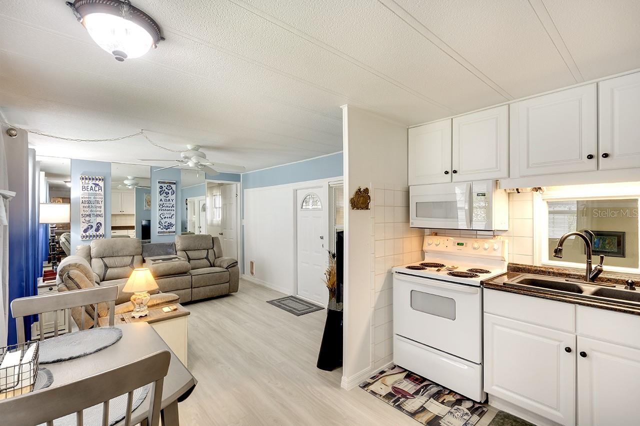 2060 N MOBILE ESTATES DR, SARASOTA, FL, 34231