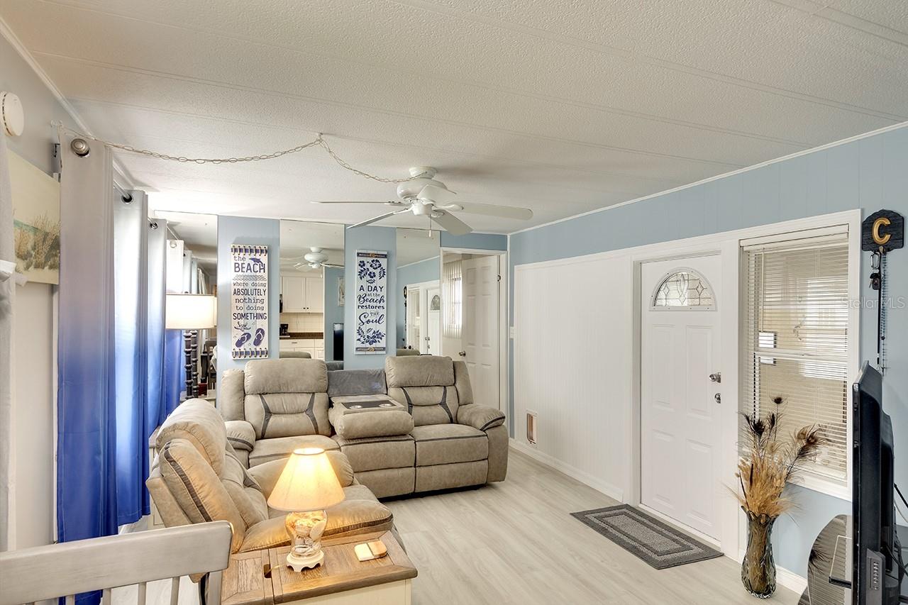 2060 N MOBILE ESTATES DR, SARASOTA, FL, 34231