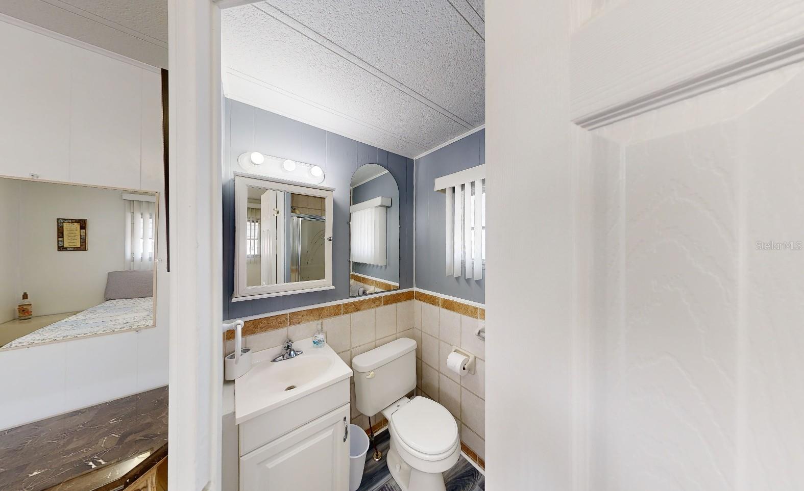 2060 N MOBILE ESTATES DR, SARASOTA, FL, 34231