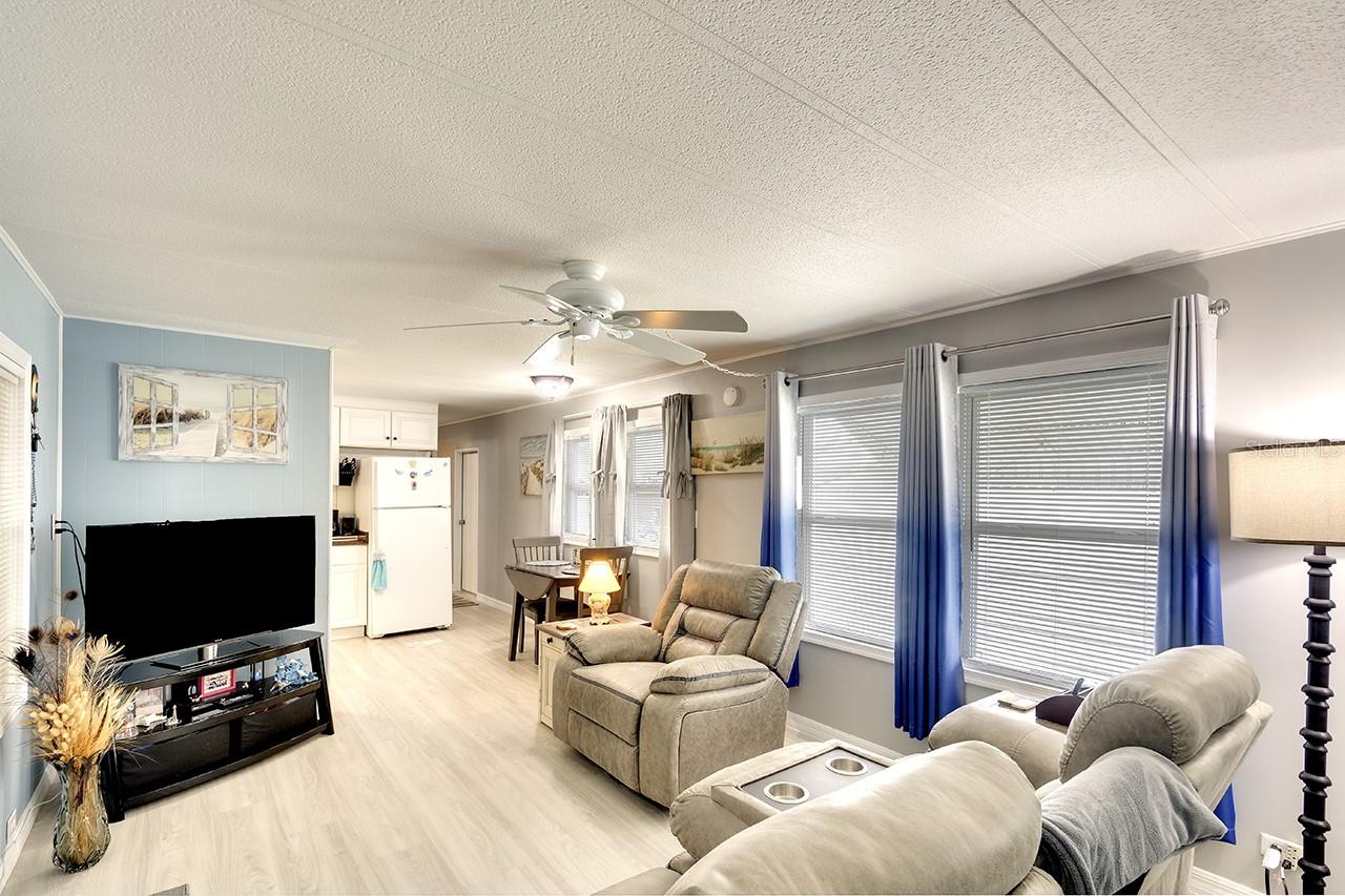 2060 N MOBILE ESTATES DR, SARASOTA, FL, 34231