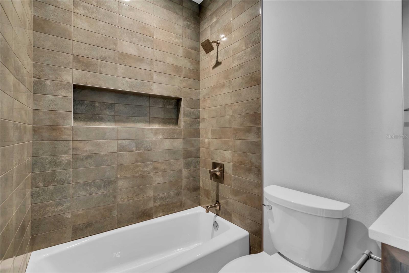 A4628078 Property Photo