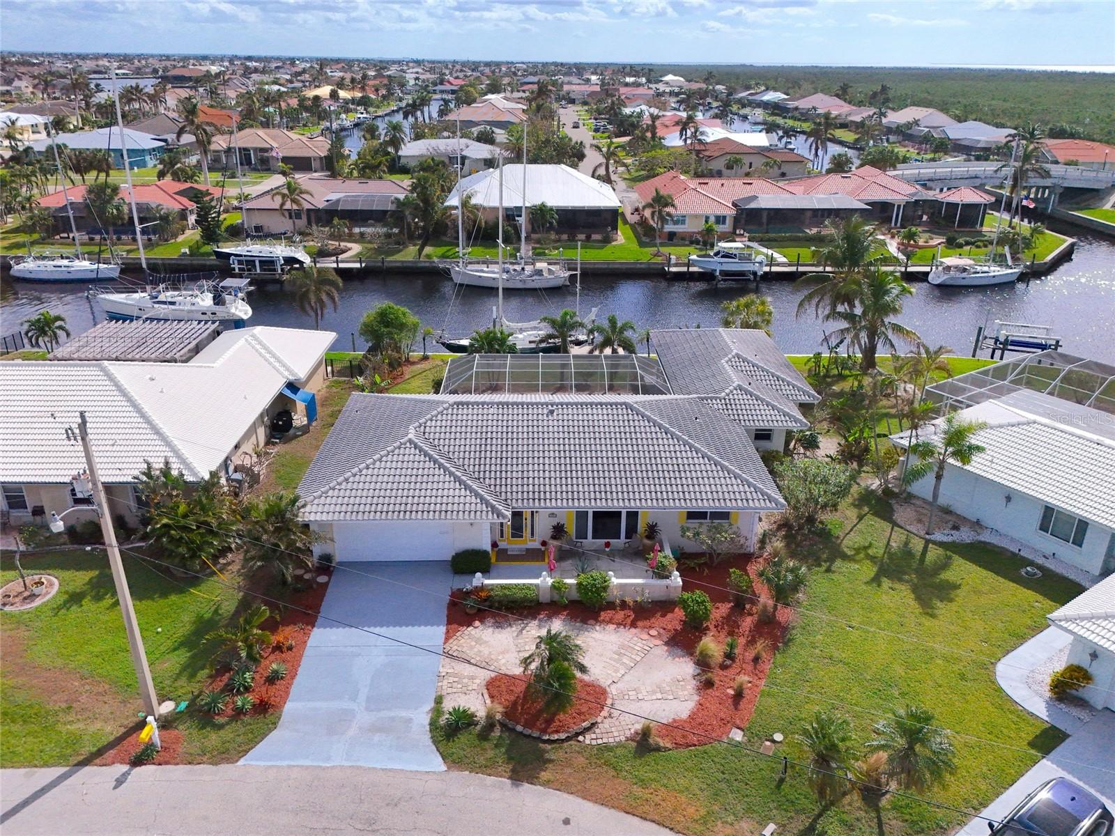 2807 CORAL WAY, PUNTA GORDA, FL, 33950