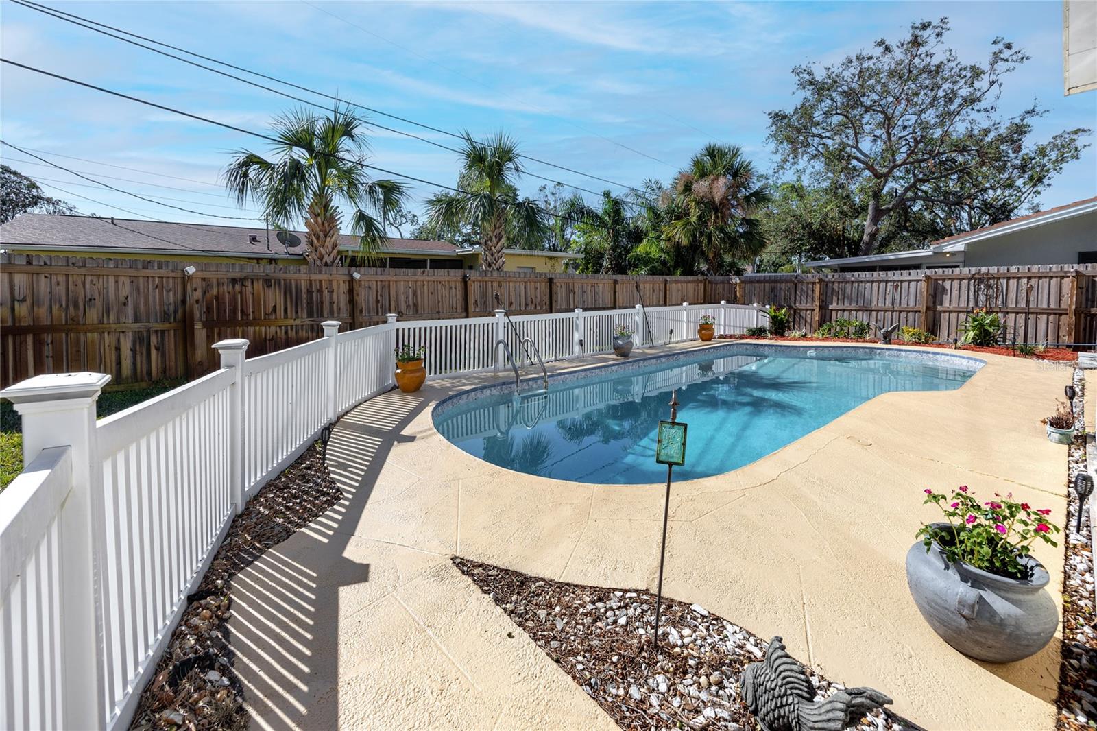 11624 PINEDALE AVE, SEMINOLE, FL, 33772