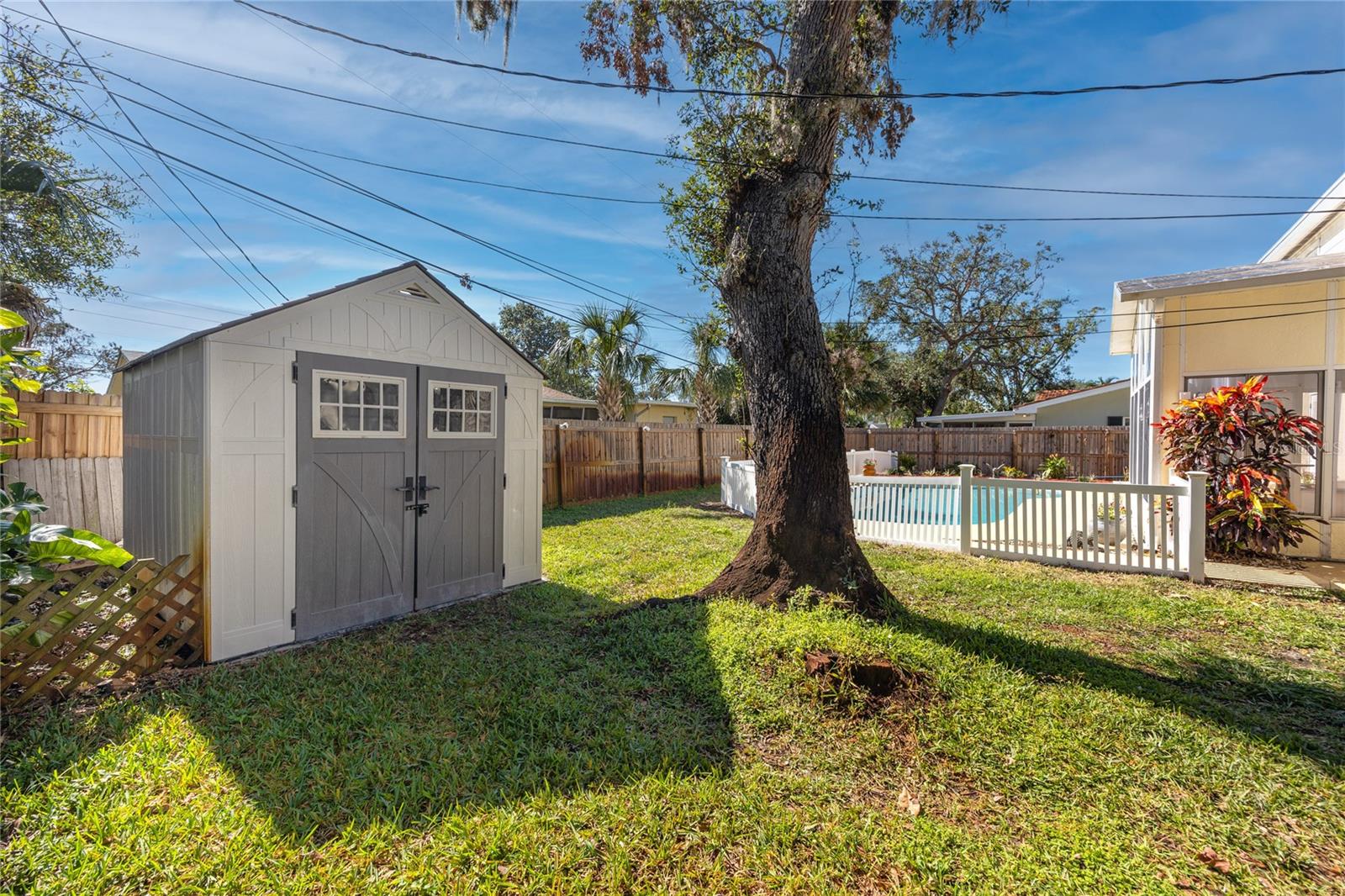 11624 PINEDALE AVE, SEMINOLE, FL, 33772