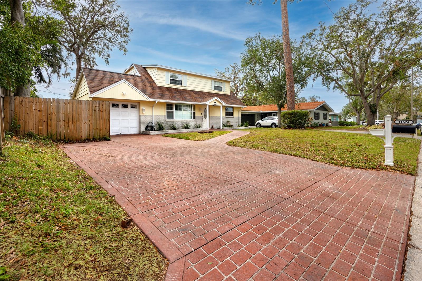 11624 PINEDALE AVE, SEMINOLE, FL, 33772